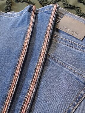 CAMBIO Light Wash Jeans w/ Metallic Rose & Silver Stripe Slim Ankle 32 Waist
